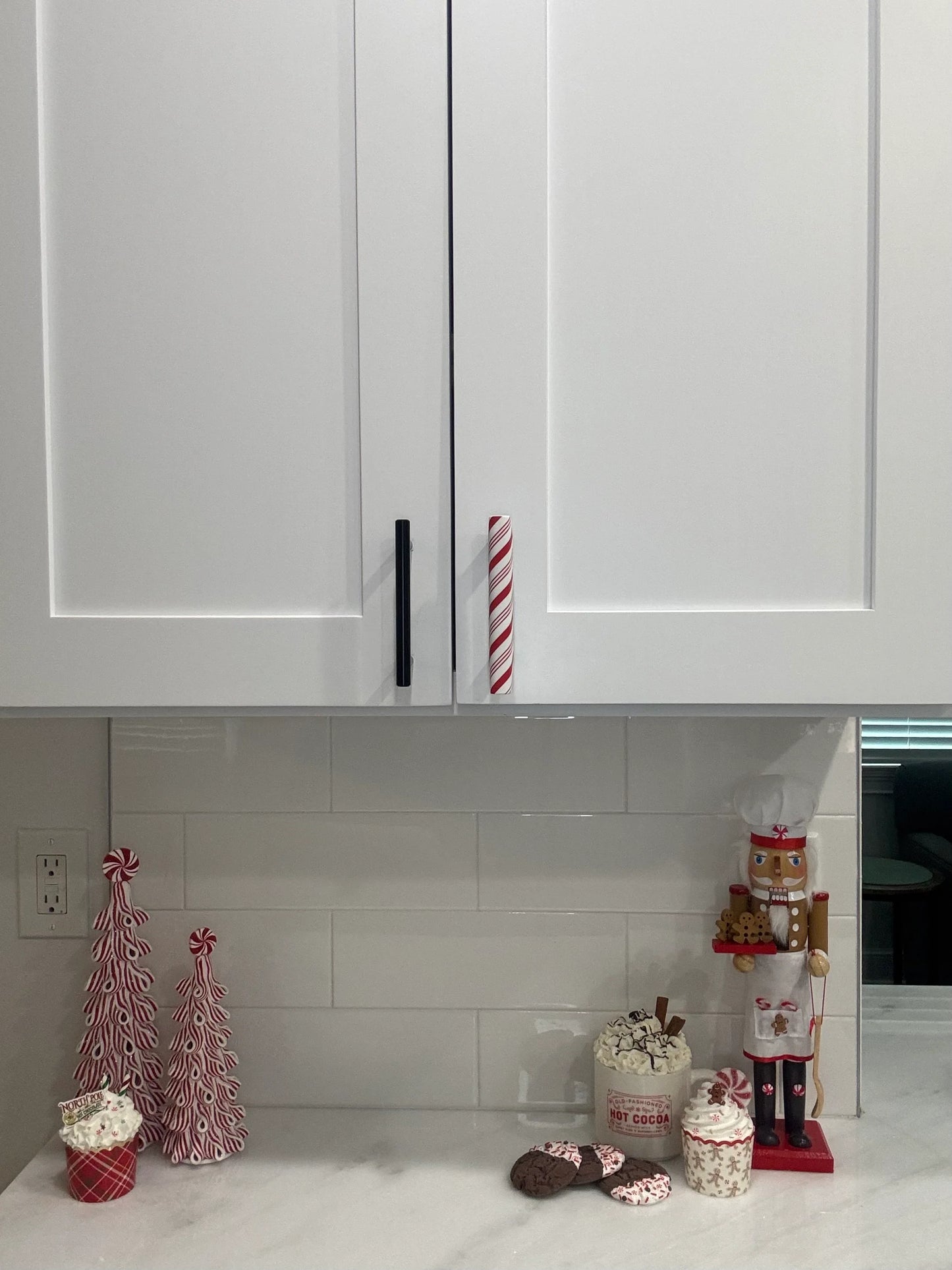 HOT SALE🔥Peppermint Stick Handlez-New more universal silicone material!!!!!