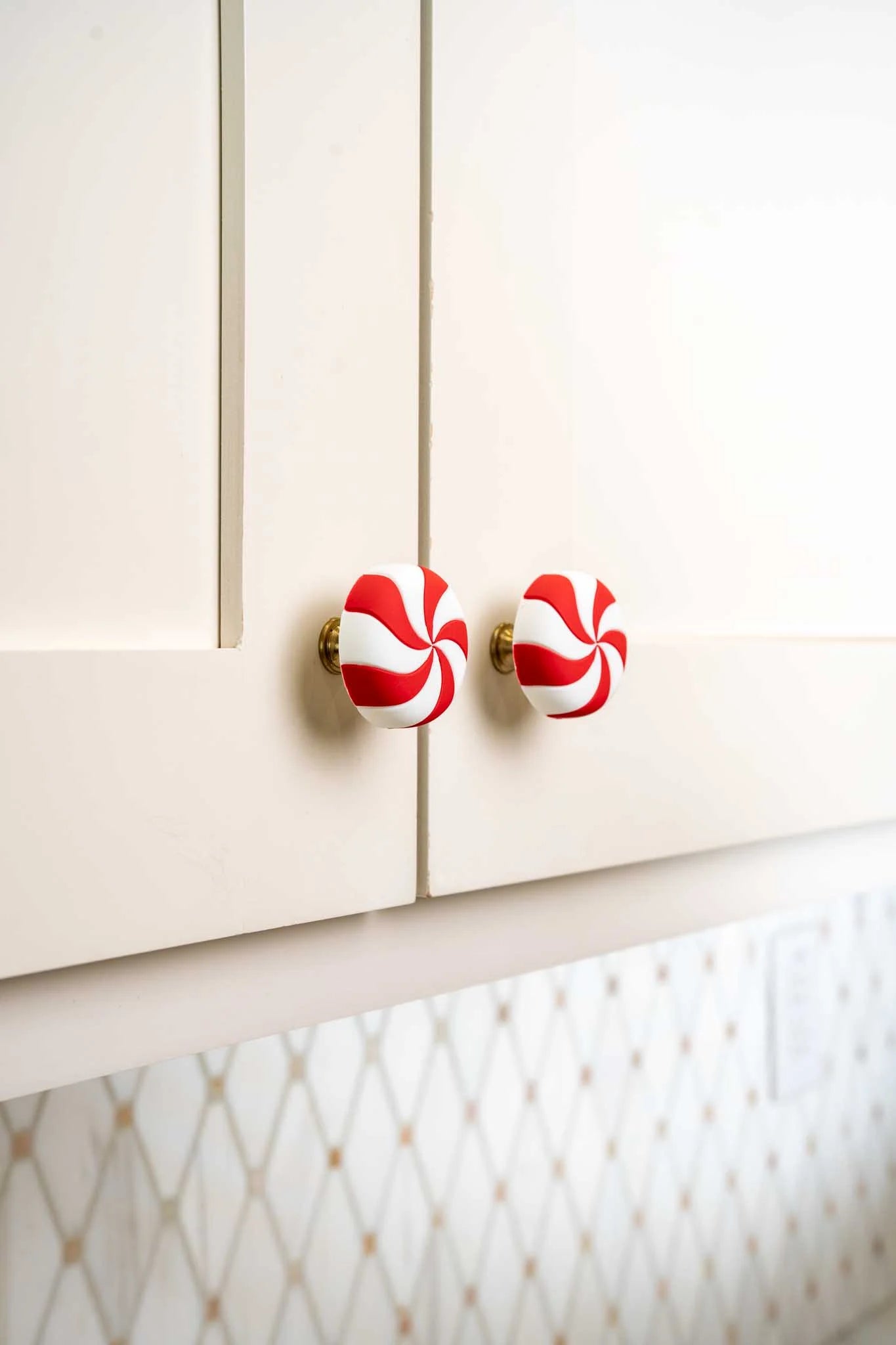 HOT SALE🔥Peppermint Stick Handlez-New more universal silicone material!!!!!